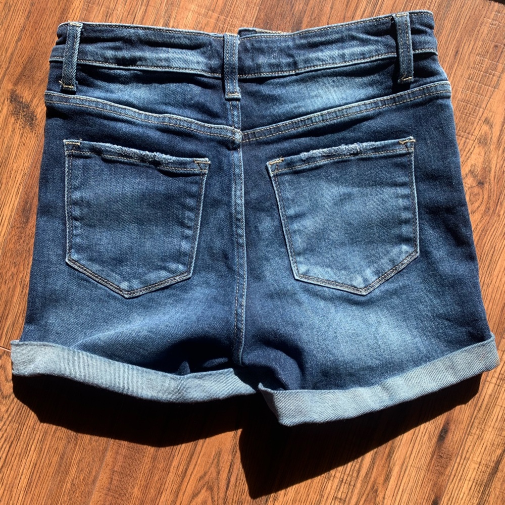 Pink Lily denim shorts - Picture 3 of 4